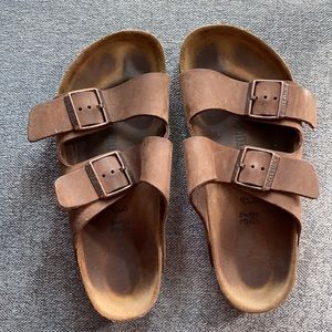 Used, brown Birkenstock’s